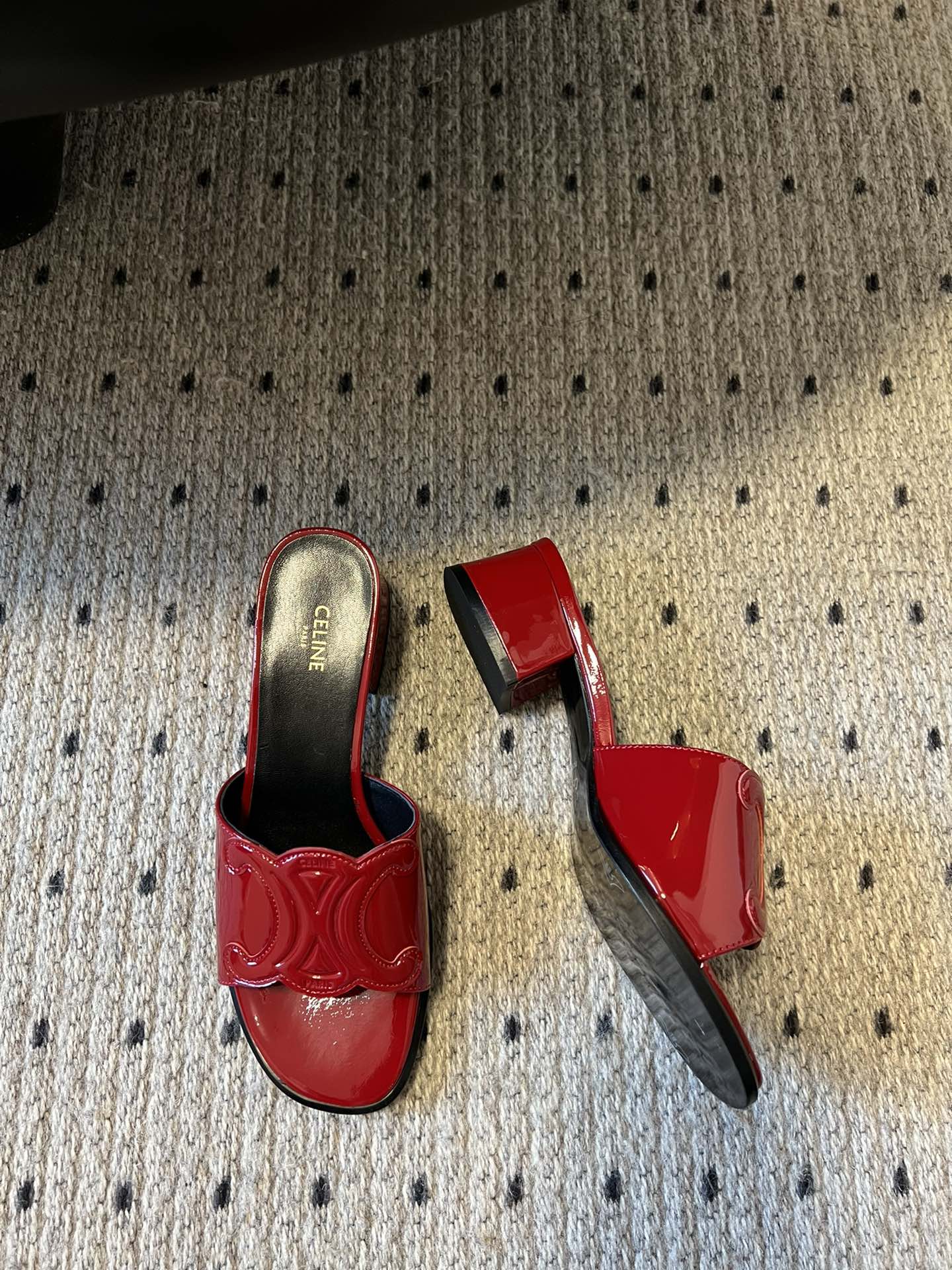 CLEMENCE MULE IN RUBY RED LAMBSKIN AND PATENT CALFSKIN