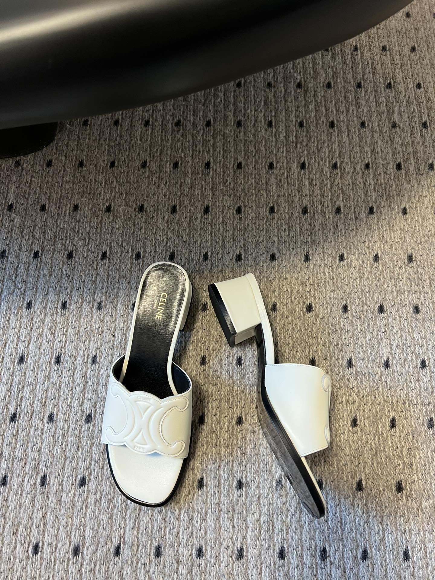 CLEMENCE MULE IN WHITE LAMBSKIN AND PATENT CALFSKIN