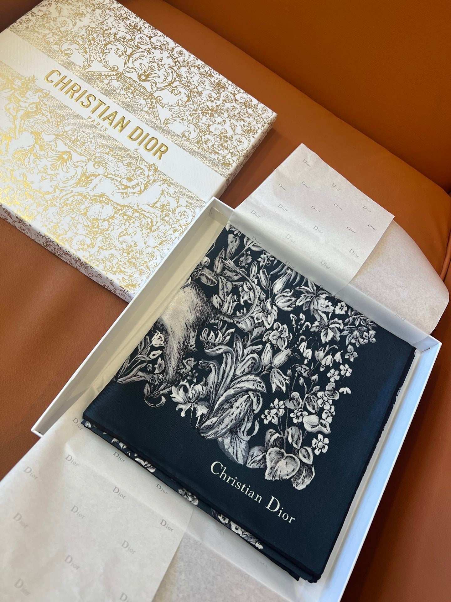 DIOR SCARF 90 IN SILK 627643