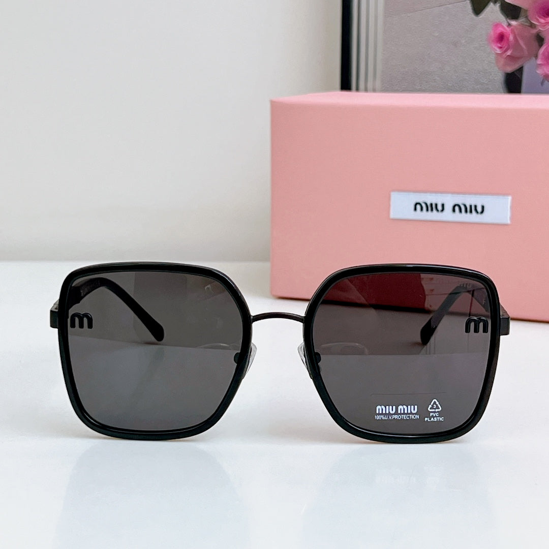 LOGO SQUARE SUNGLASSES 𝘚𝘔𝘜08𝘚 IN METAL