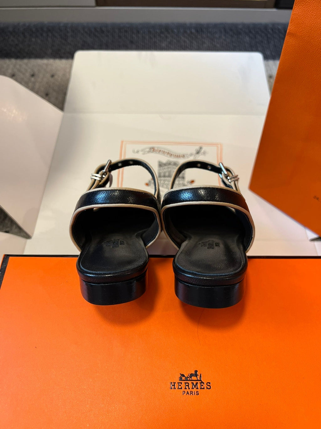 KLEO SLINGBACK IN BLACK CALFSKIN