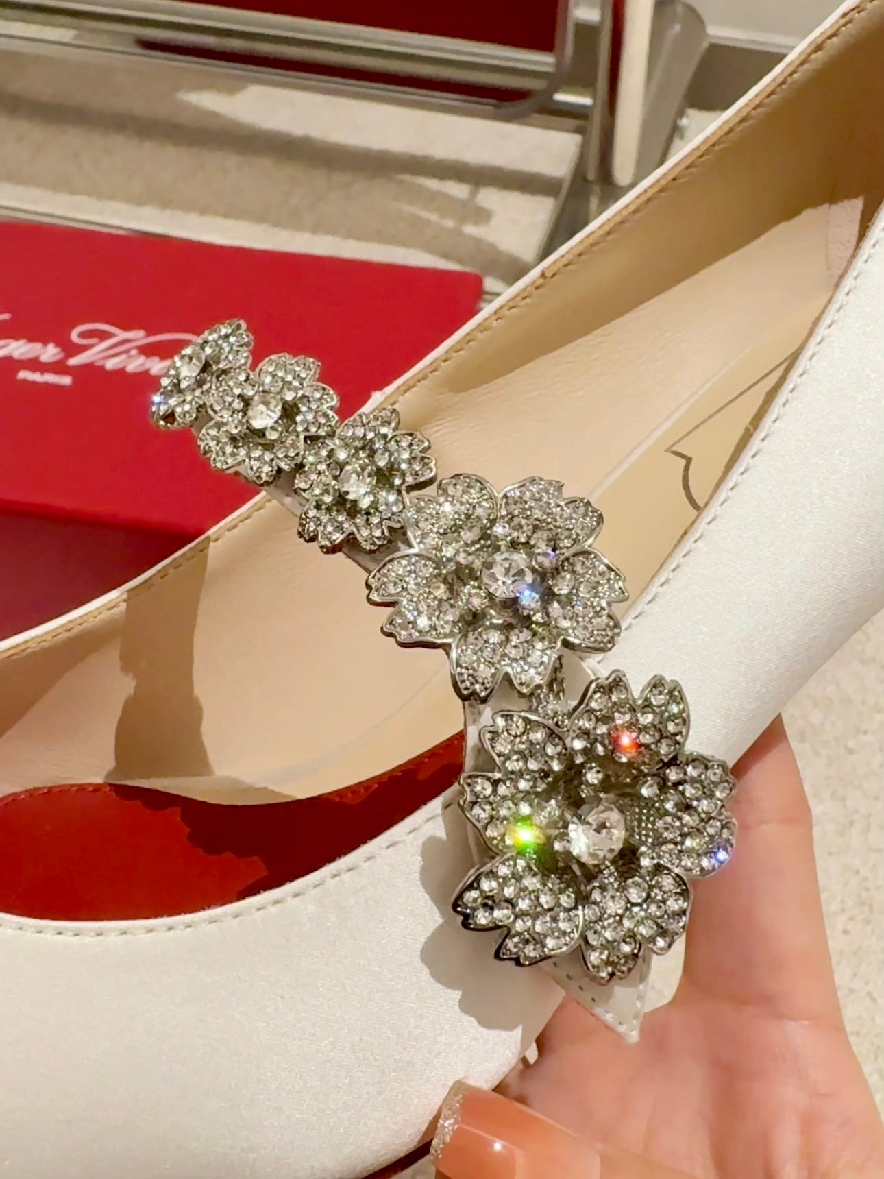 EFFLORESCENCE MARY JANE PUMPS IN WHITE SILK