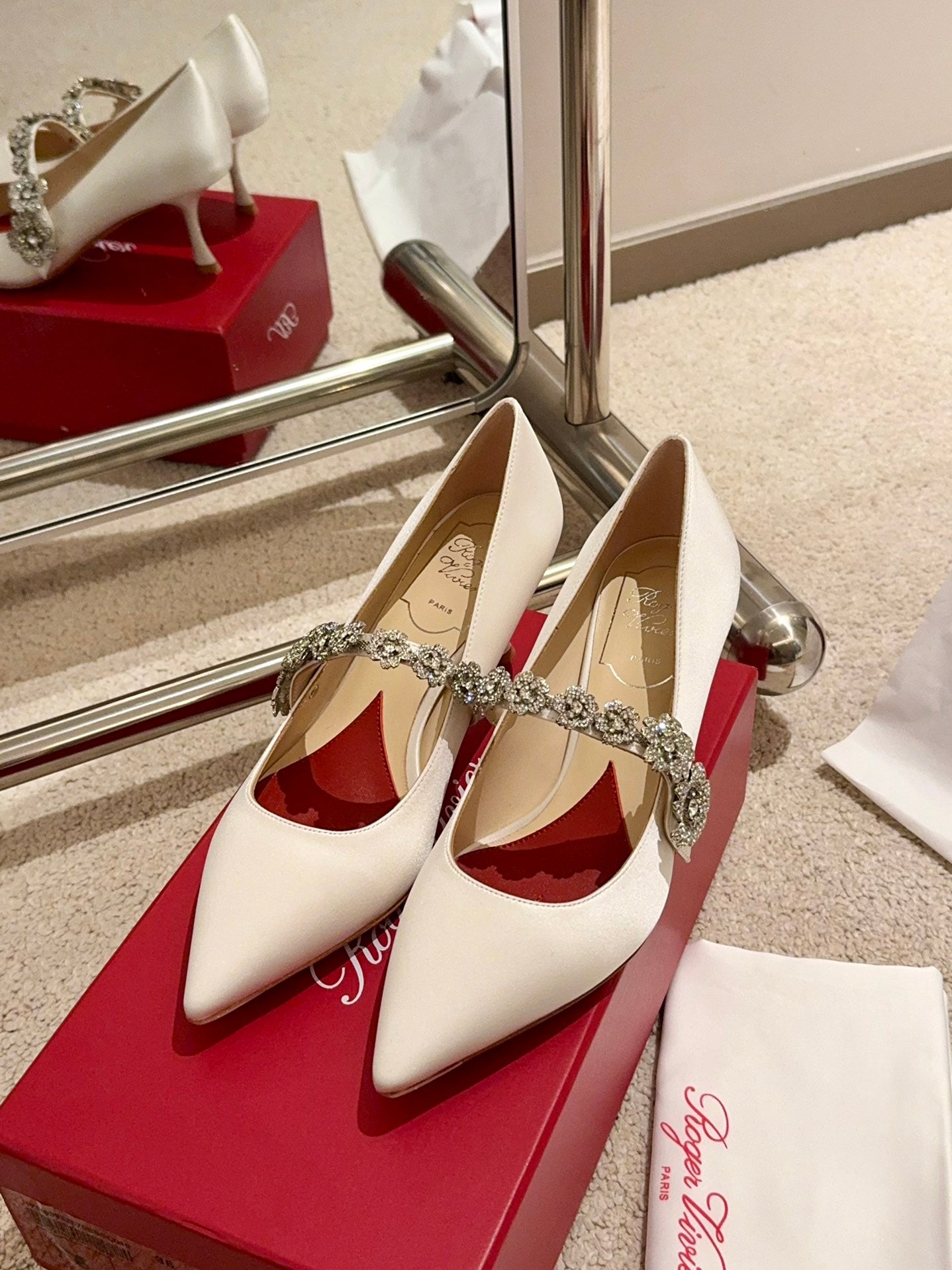 EFFLORESCENCE MARY JANE PUMPS IN WHITE SILK