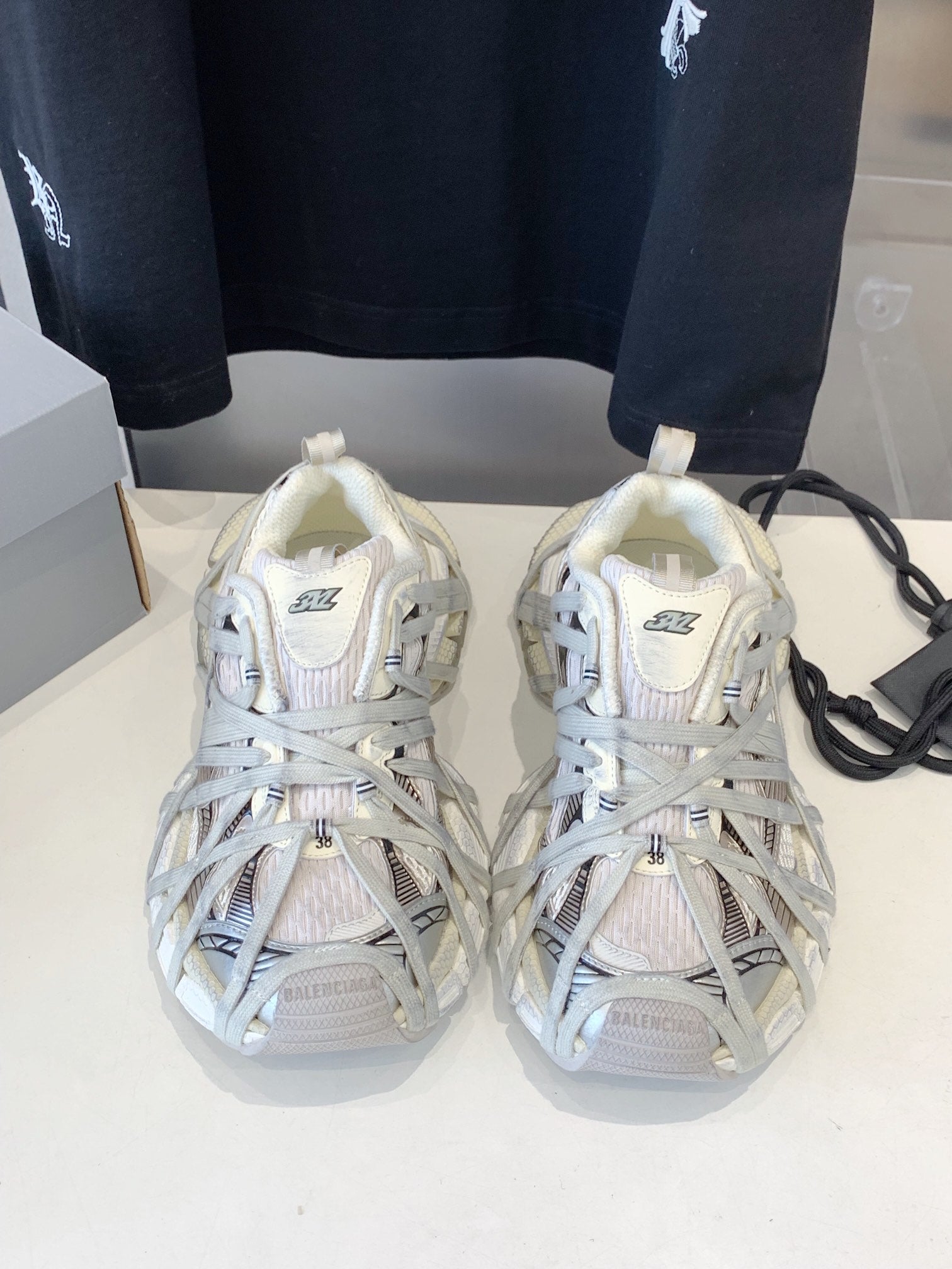 3XL EXTREME LACE SNEAKER BEIGE AND GRAY