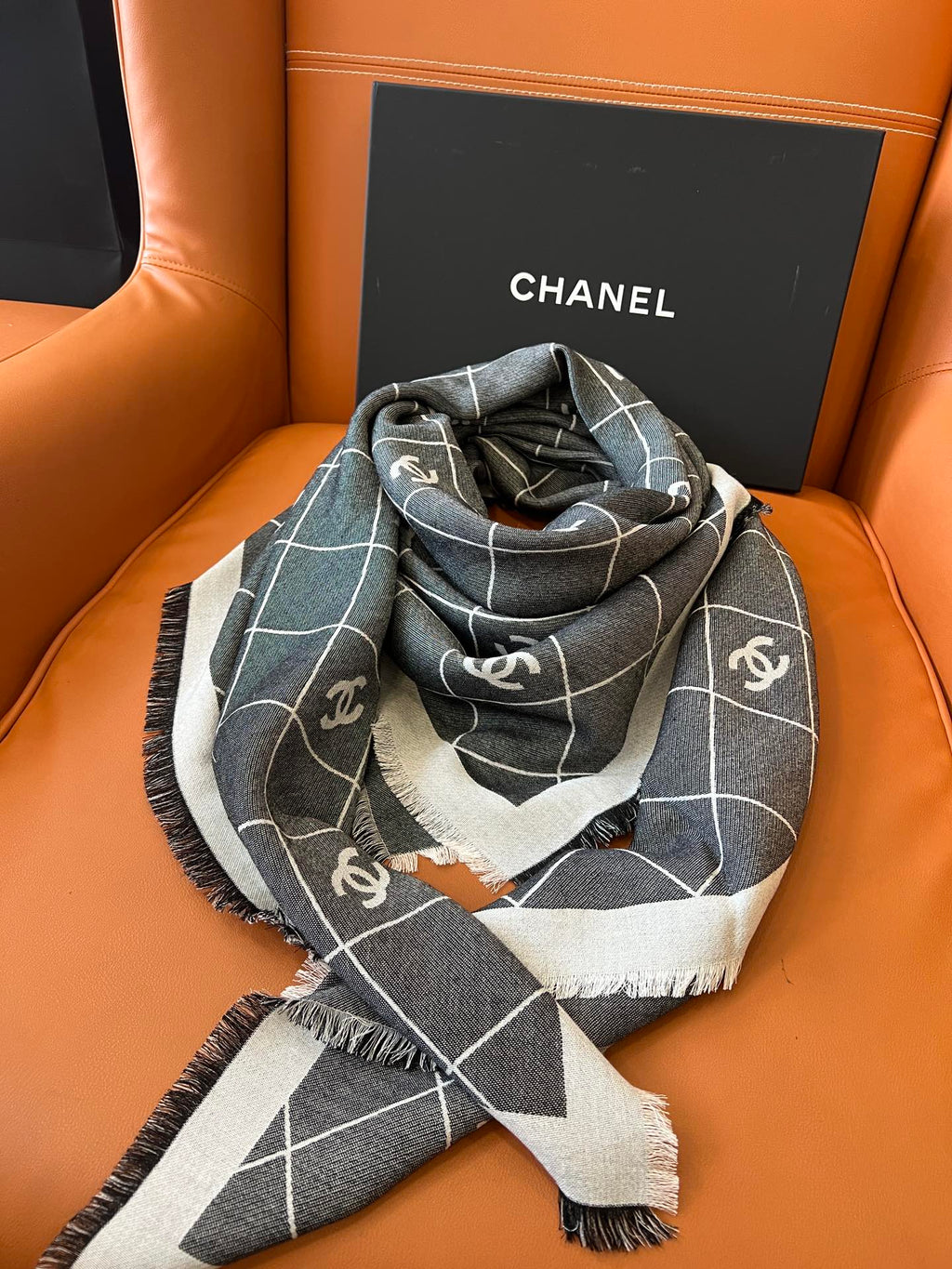 CHANEL 25S SCARF 140 IN WOOL SILK 700810