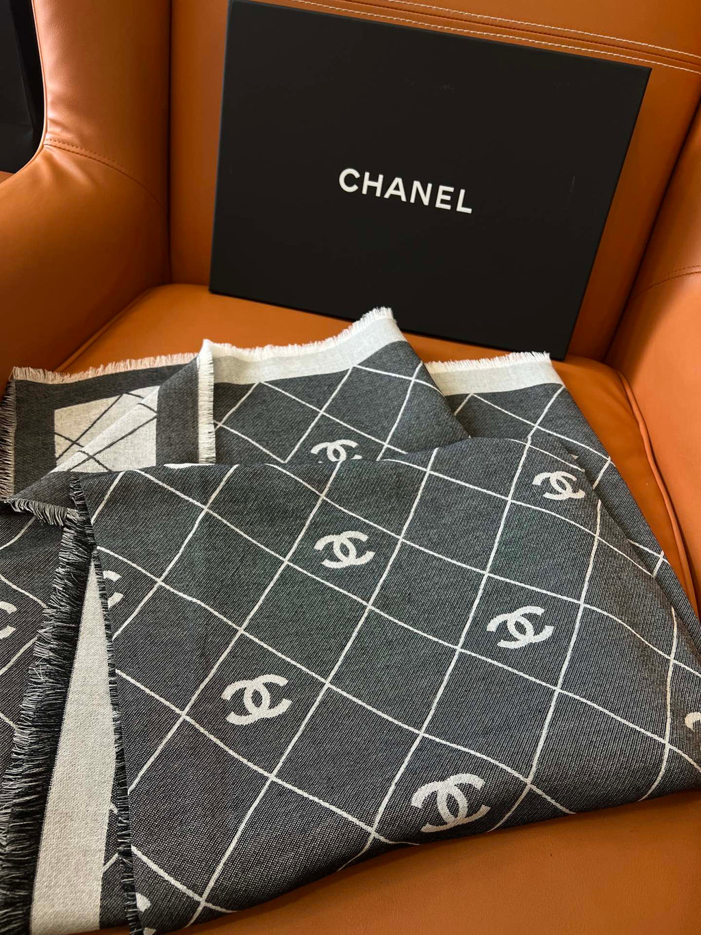 CHANEL 25S SCARF 140 IN WOOL SILK 700810