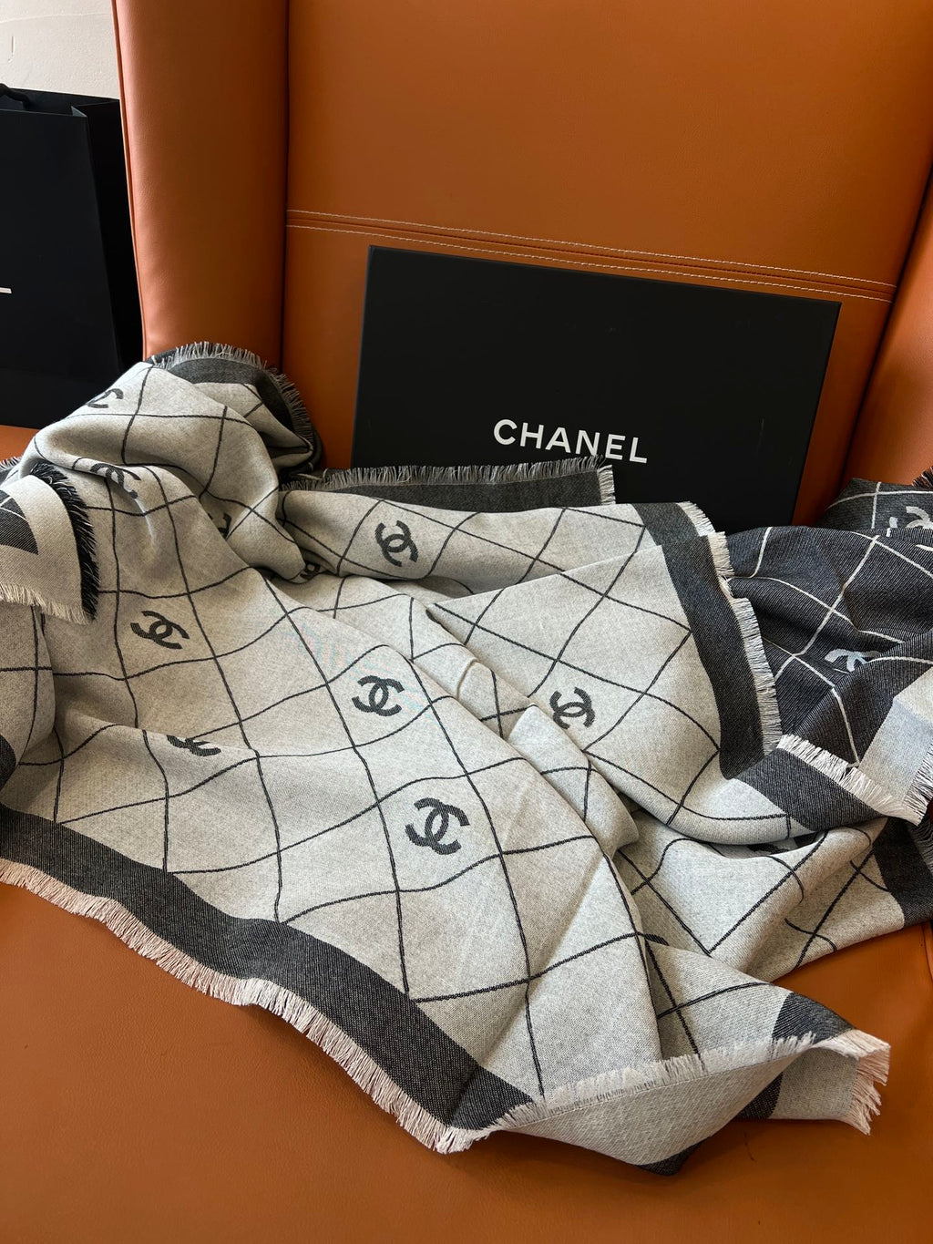 CHANEL 25S SCARF 140 IN WOOL SILK 700810