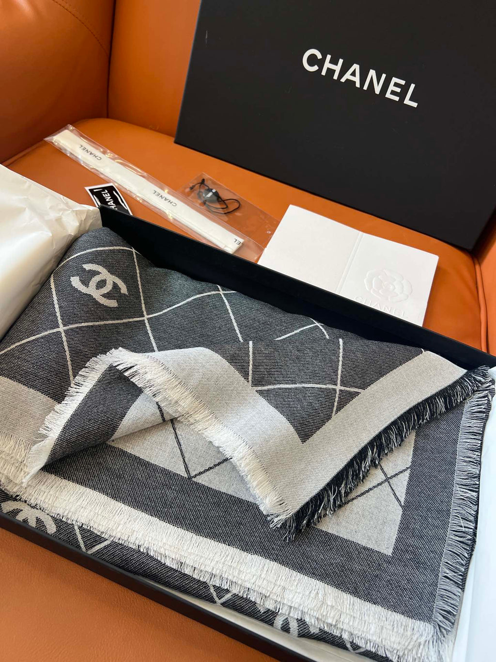 CHANEL 25S SCARF 140 IN WOOL SILK 700810