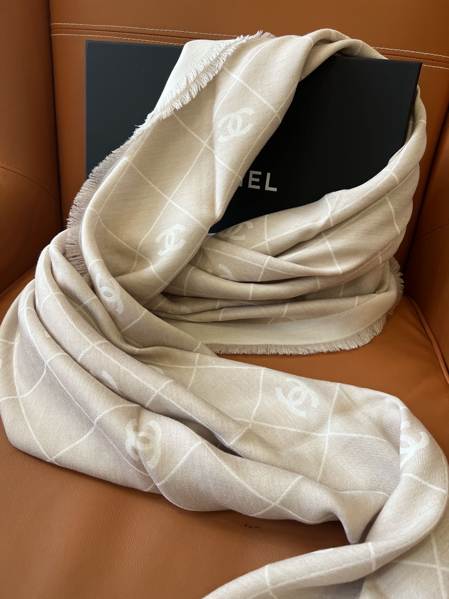 CHANEL 25S SCARF 140 IN WOOL SILK 700809