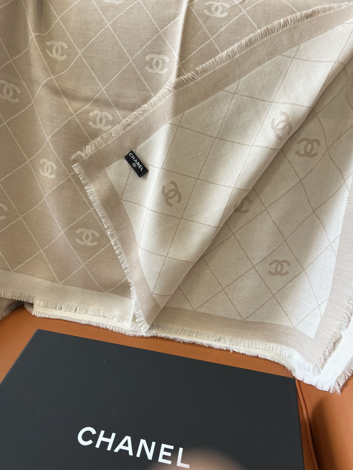 CHANEL 25S SCARF 140 IN WOOL SILK 700809