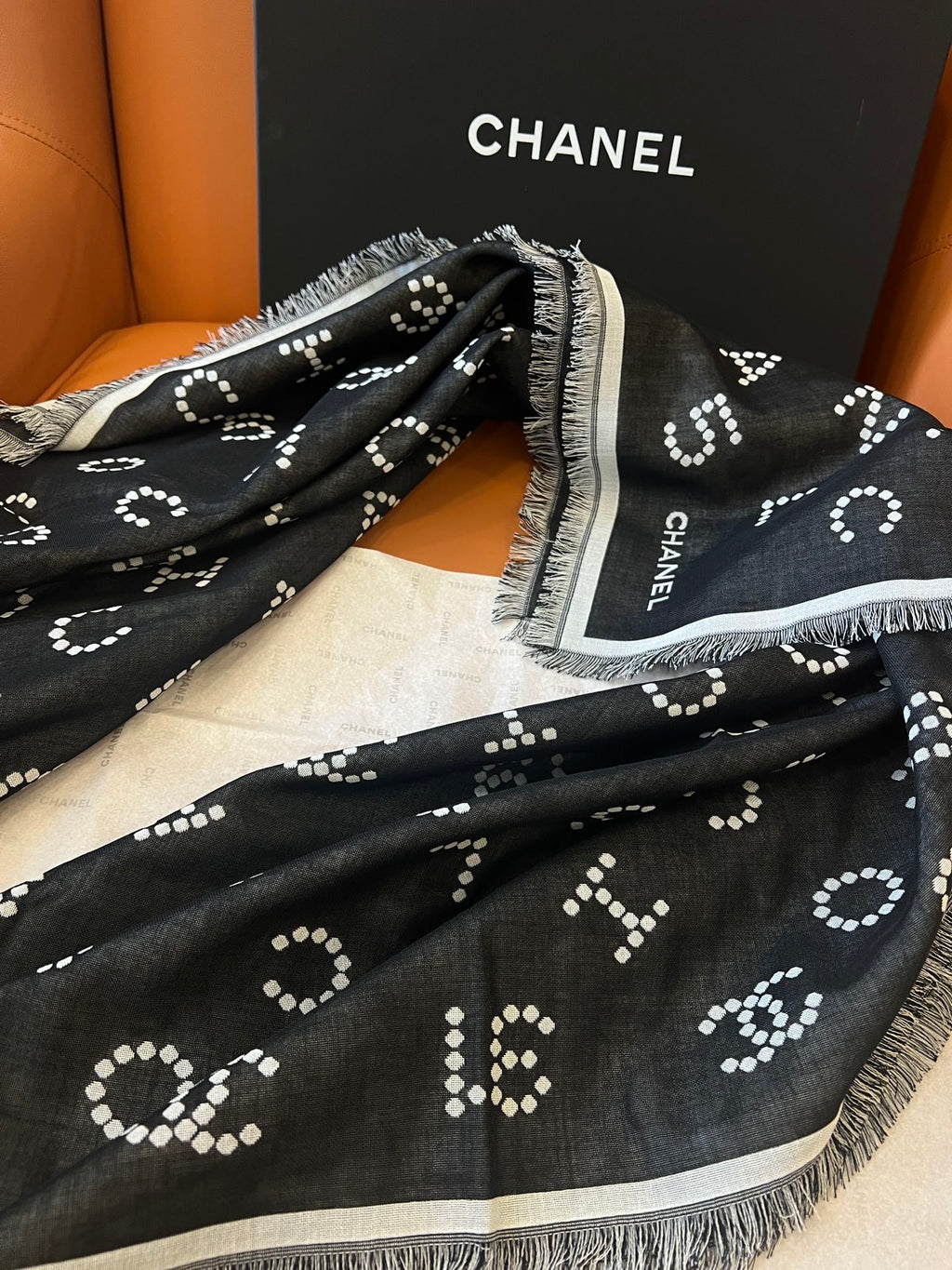 CHANEL 25S SCARF 140 IN WOOL SILK 700811