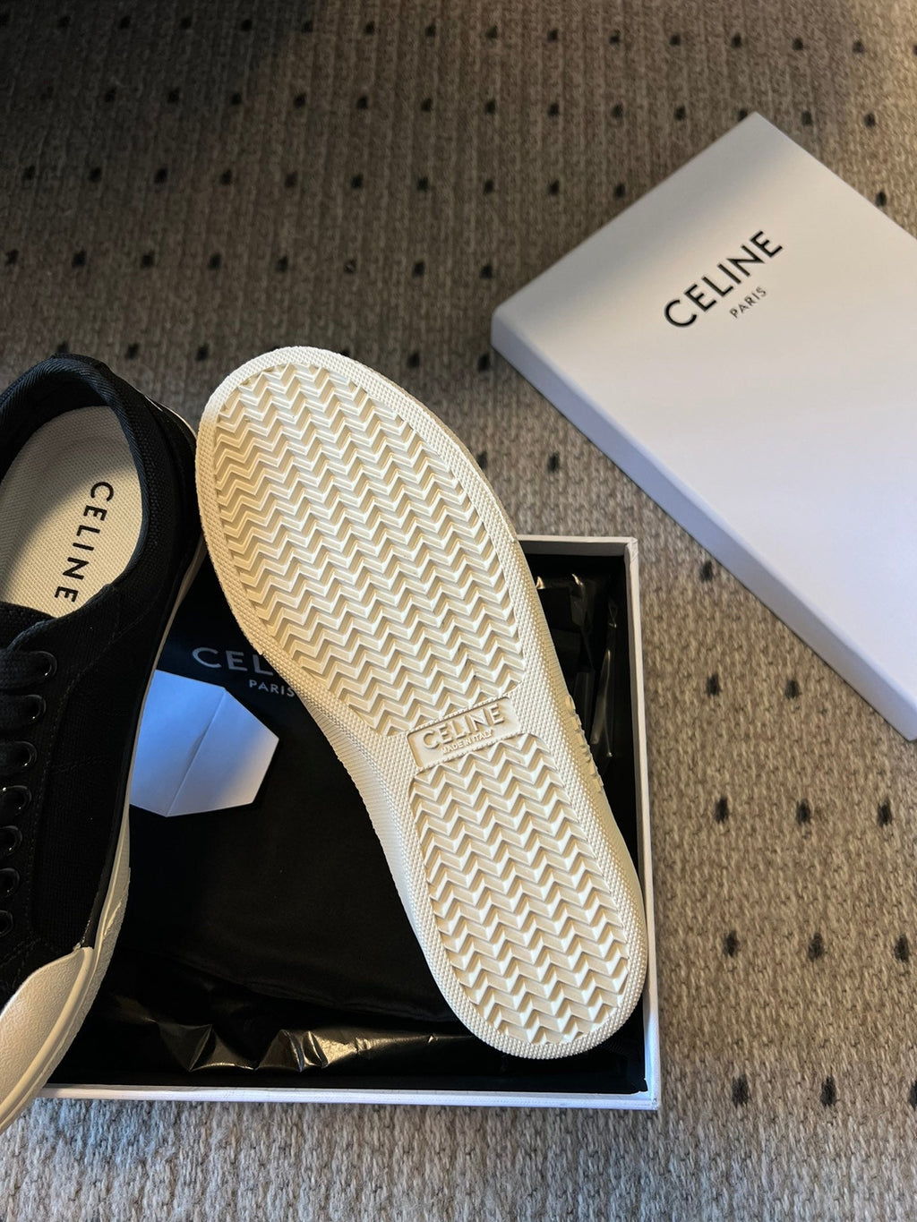 TRAINER LOW LACE-UP SNEAKER IN BLACK CANVAS