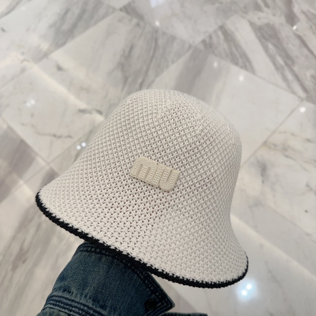 MM BUCKET IN WHITE MESH FABRIC