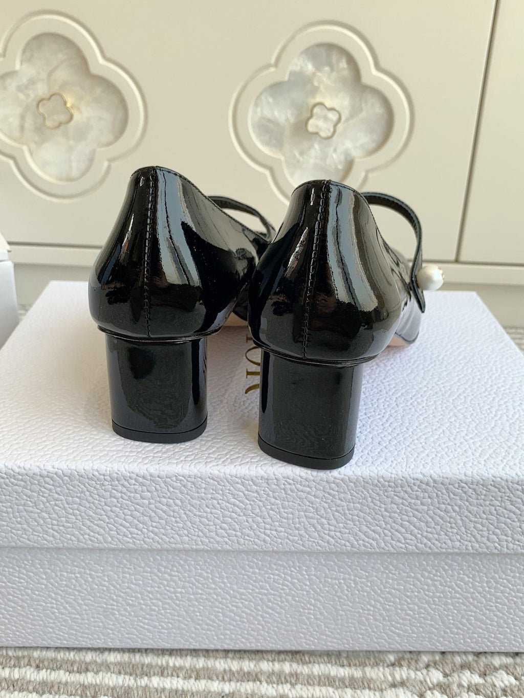 PEARL JOLIE MARY JANE PUMPS IN BLACK CALFSKIN