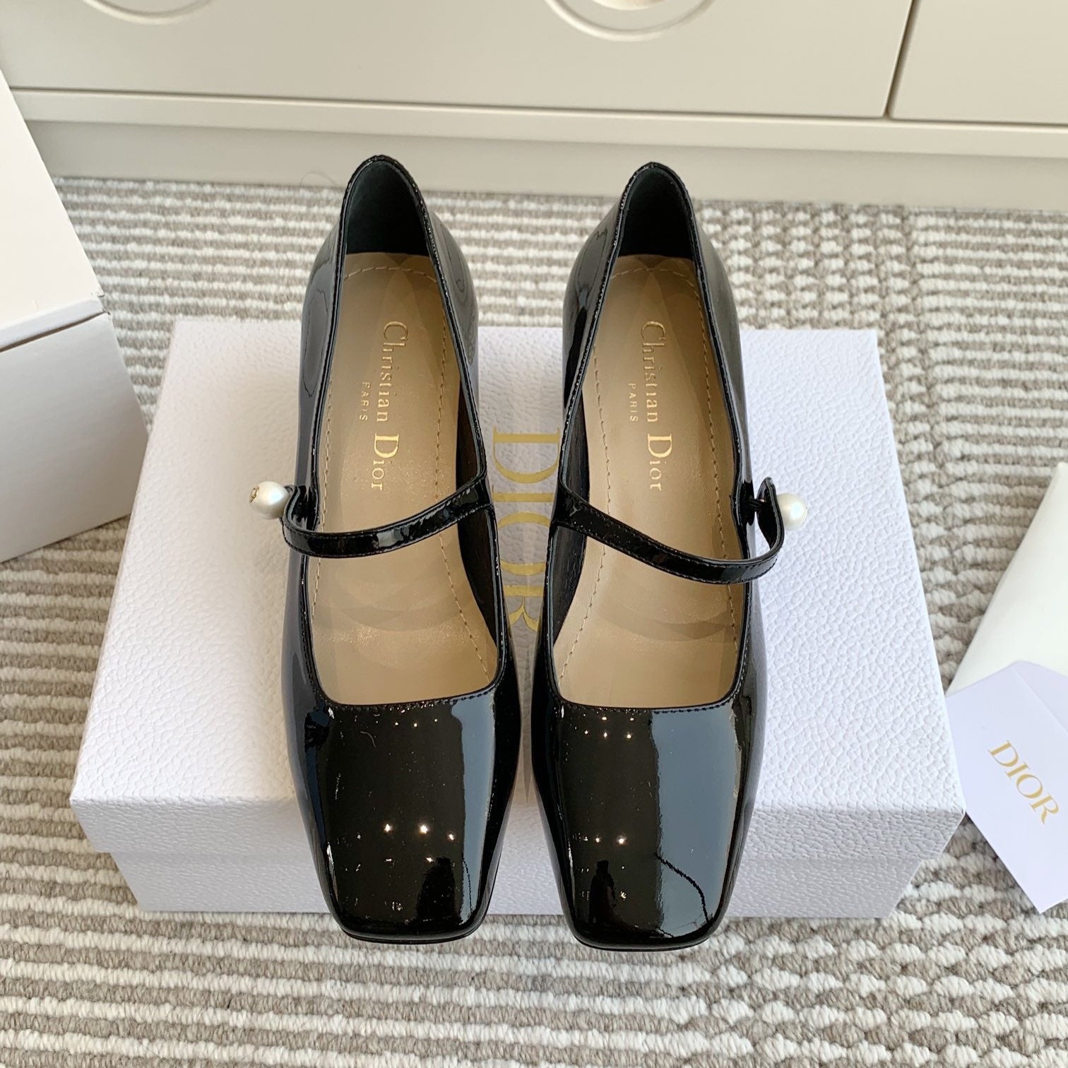 PEARL JOLIE MARY JANE PUMPS IN BLACK CALFSKIN