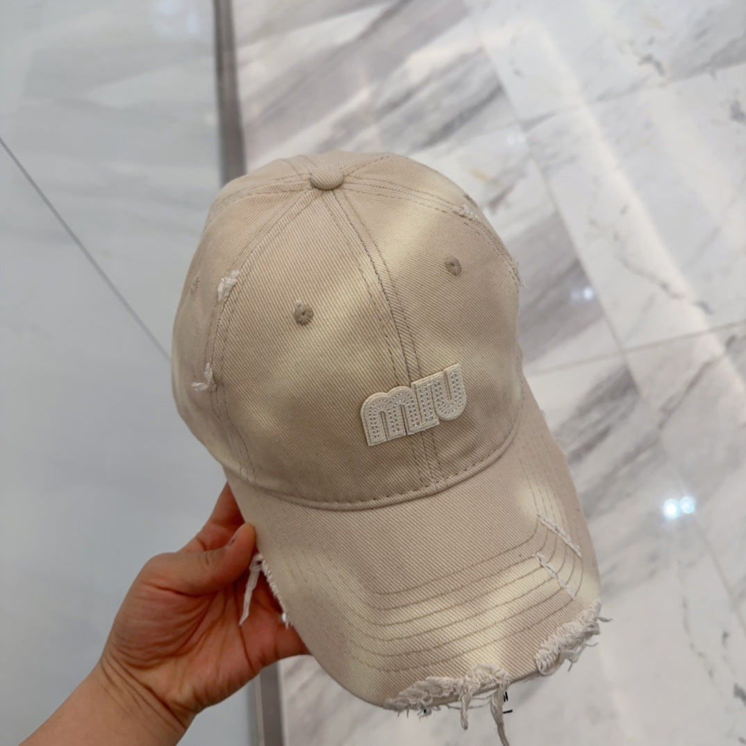 MM BASEBALL CAP IN LIGHT BEIGE DISTRESSED FABRIC STYLE 3
