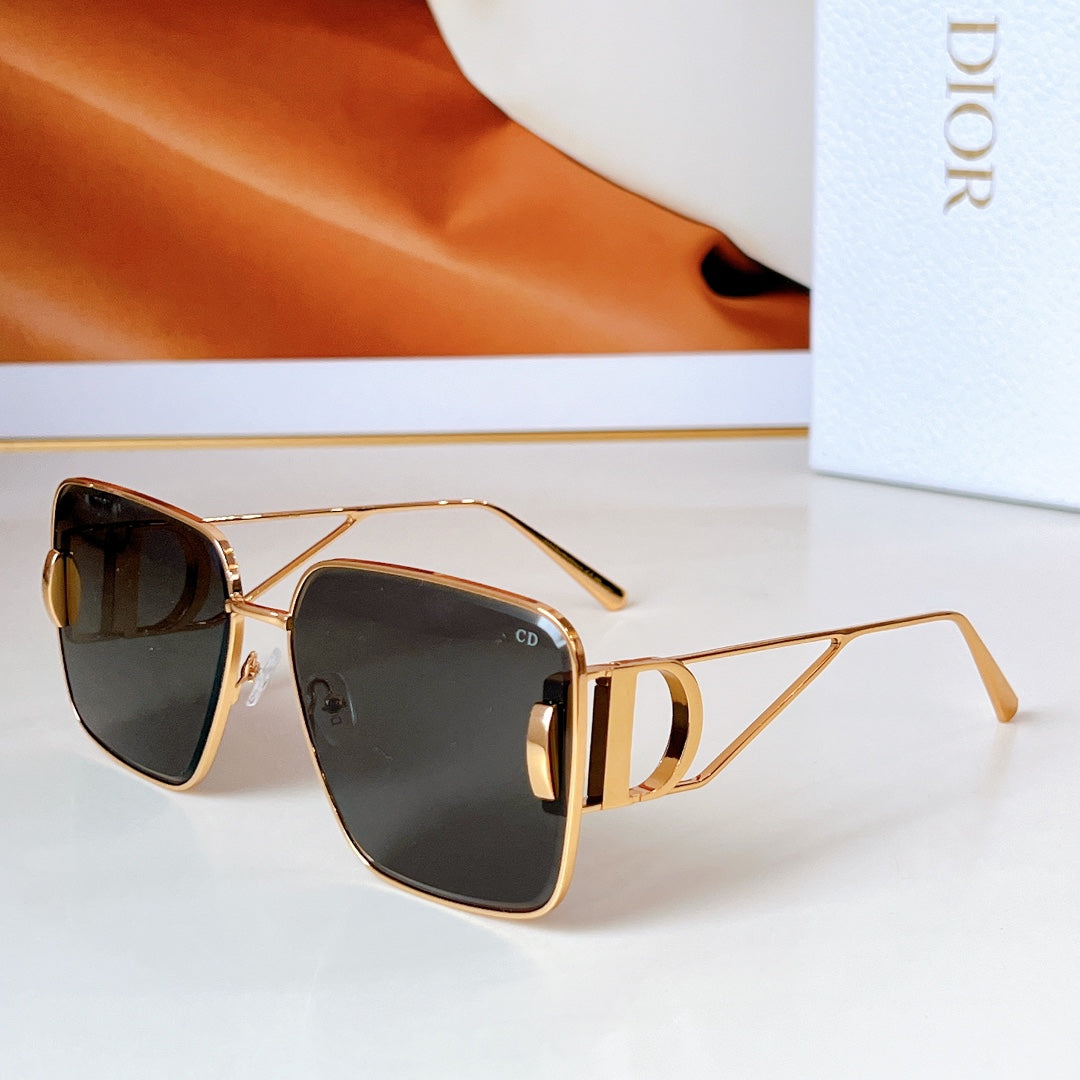 MONTAIGNE SQUARE SUNGLASS DSGTA42UCR IN METAL