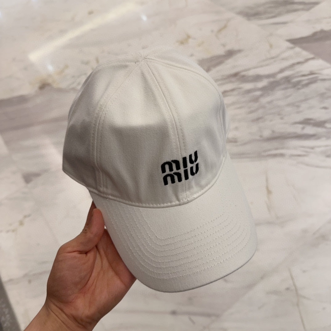 MM BASEBALL CAP IN WHITE FABRIC EMBROIDERED LOGO STYLE 3