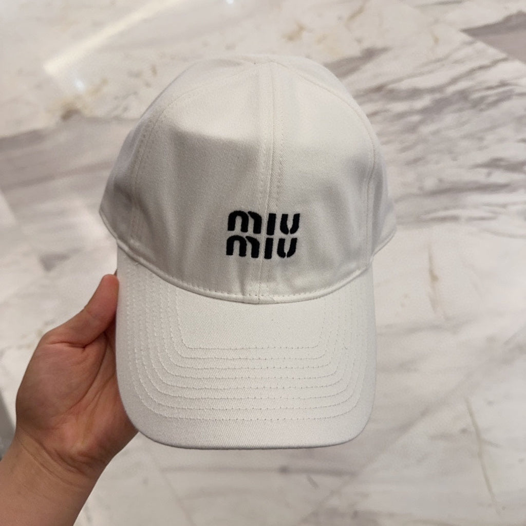 MM BASEBALL CAP IN WHITE FABRIC EMBROIDERED LOGO STYLE 3