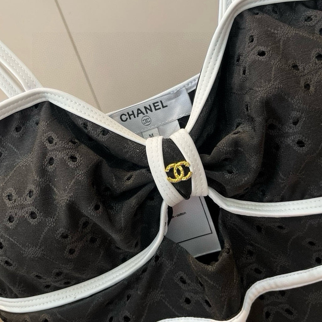 CC BIKINI SWIMSUIT SET IN BLACK AND WHITE TRIM 594785