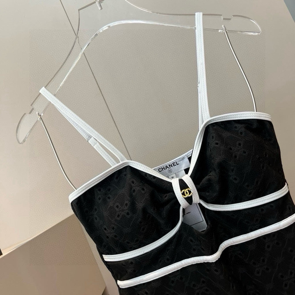 CC BIKINI SWIMSUIT SET IN BLACK AND WHITE TRIM 594785