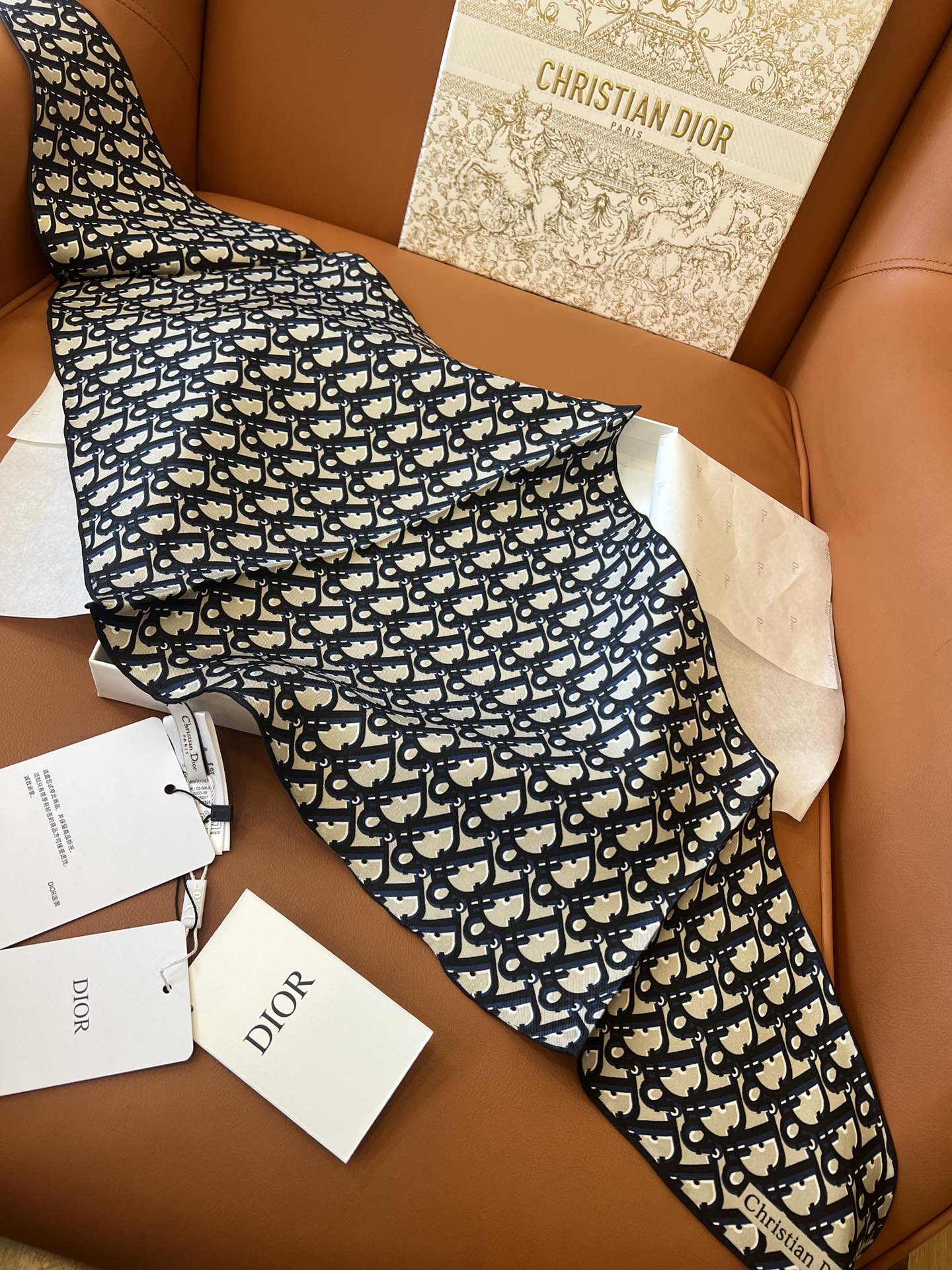 DIOR SCARF 110 CM IN SILK 627636