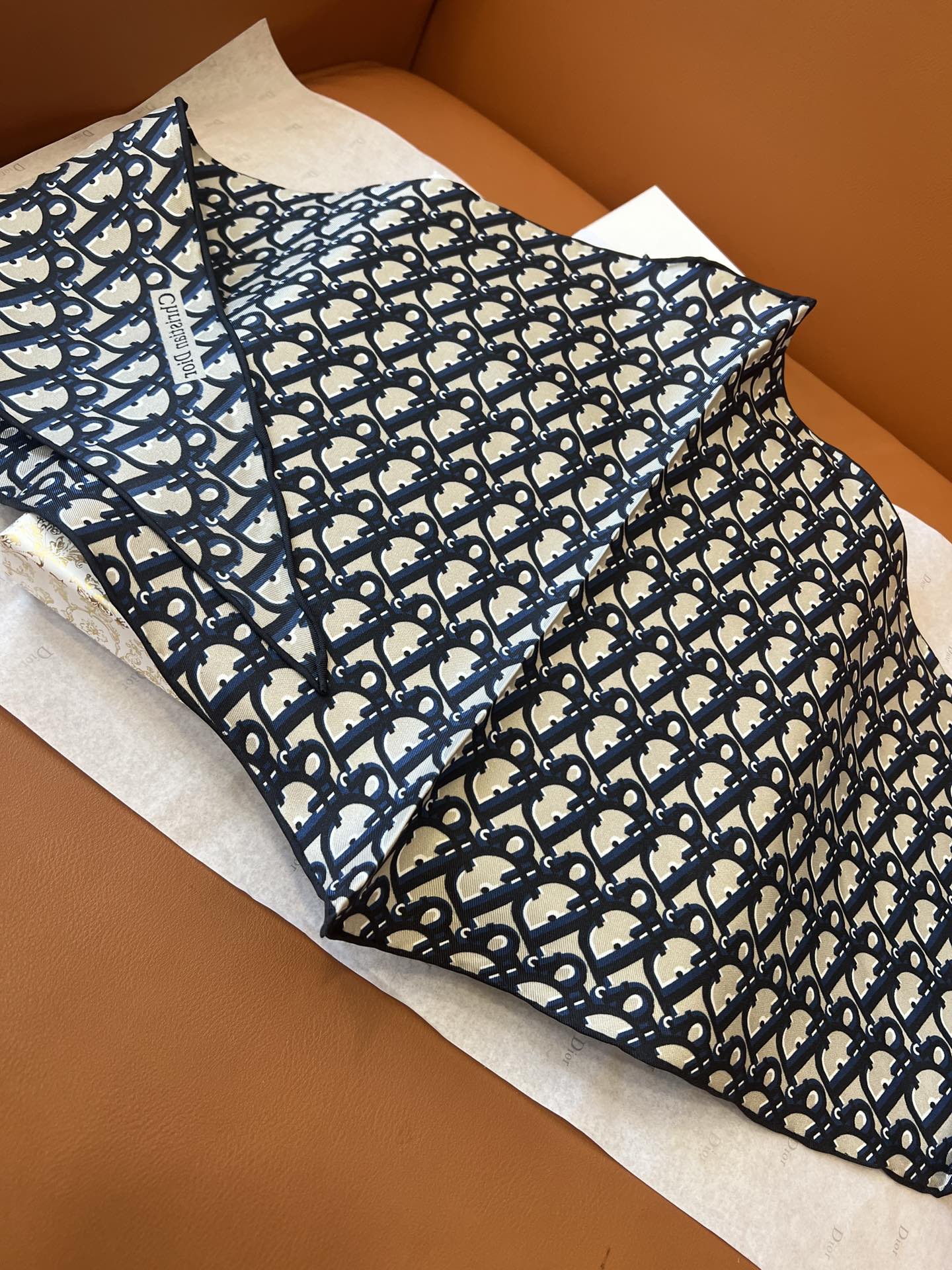 DIOR SCARF 110 CM IN SILK 627636