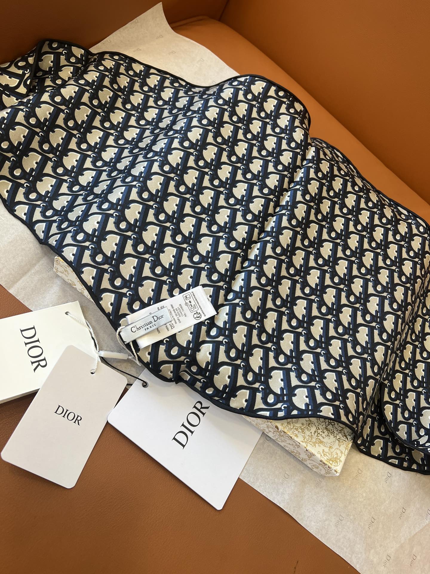 DIOR SCARF 110 CM IN SILK 627636