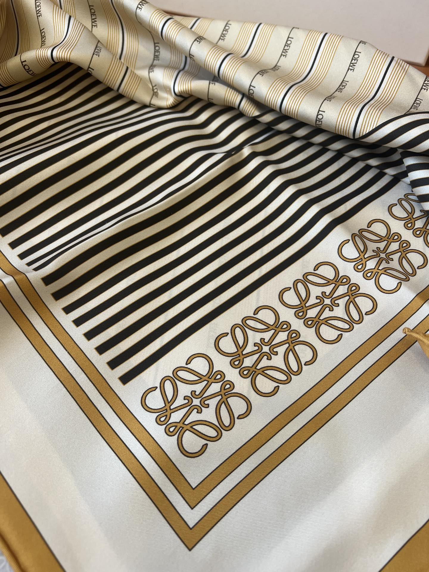 LOEWE 25S SCARF 90 IN SILK 667137