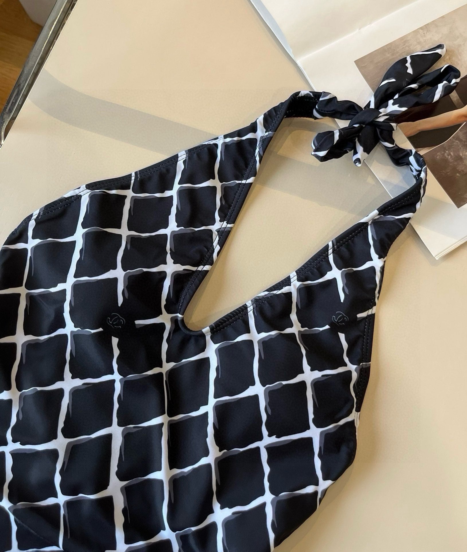 CC BIKINI SWIMSUIT SET IN WHITE CHECKERED PRINT ON BLACK BACKGROUND 624545