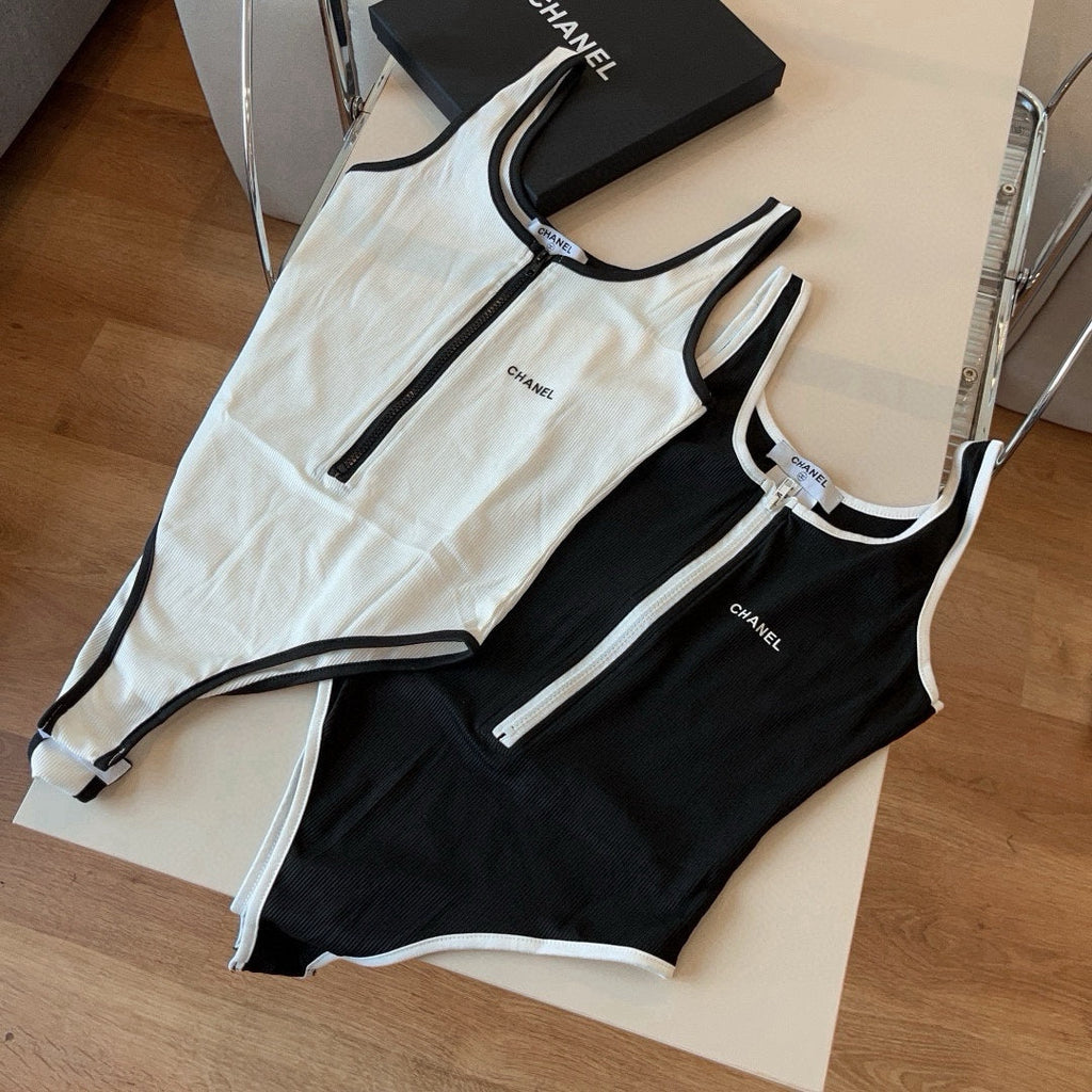 CC BIKINI SWIMSUIT SET IN WHITE AND BLACK TRIM 625974