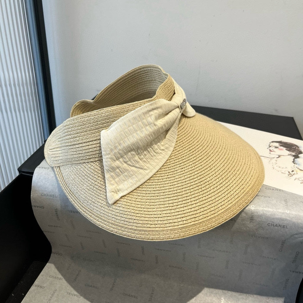 MM OPEN-TOP STRAW HAT IN LIGHT BEIGE WITH LARGE BOW