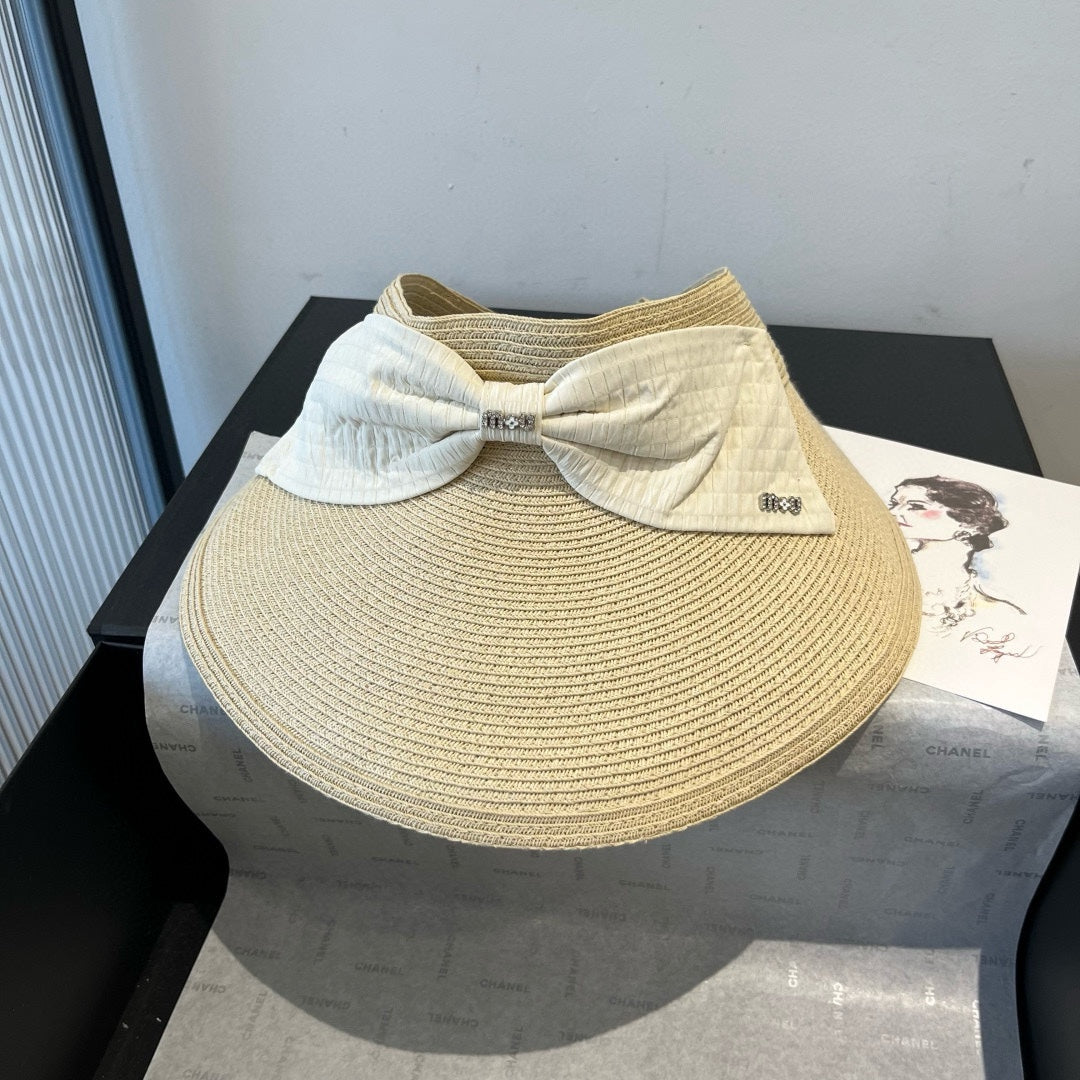MM OPEN-TOP STRAW HAT IN LIGHT BEIGE WITH LARGE BOW