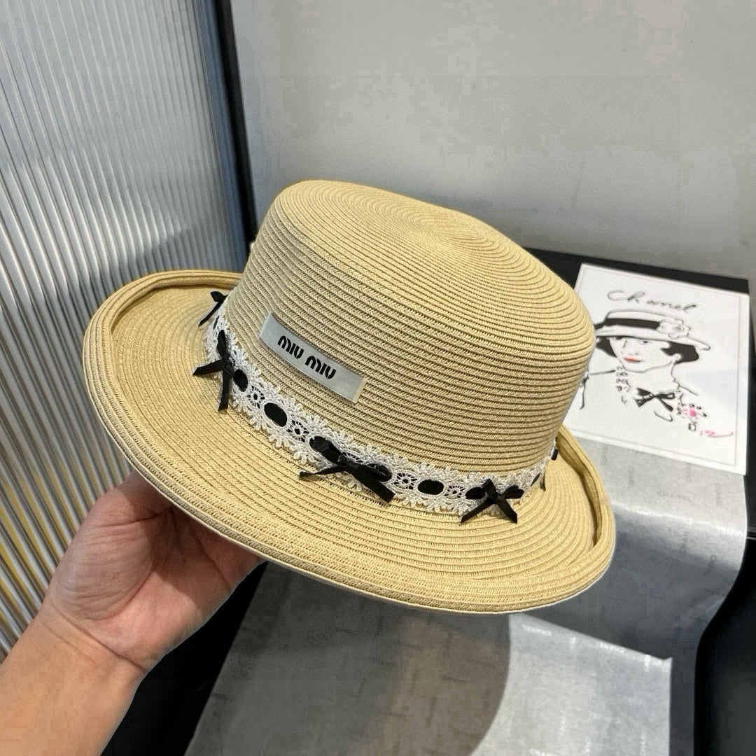 MM SMALL BRIM CURVED STRAW HAT IN BEIGE