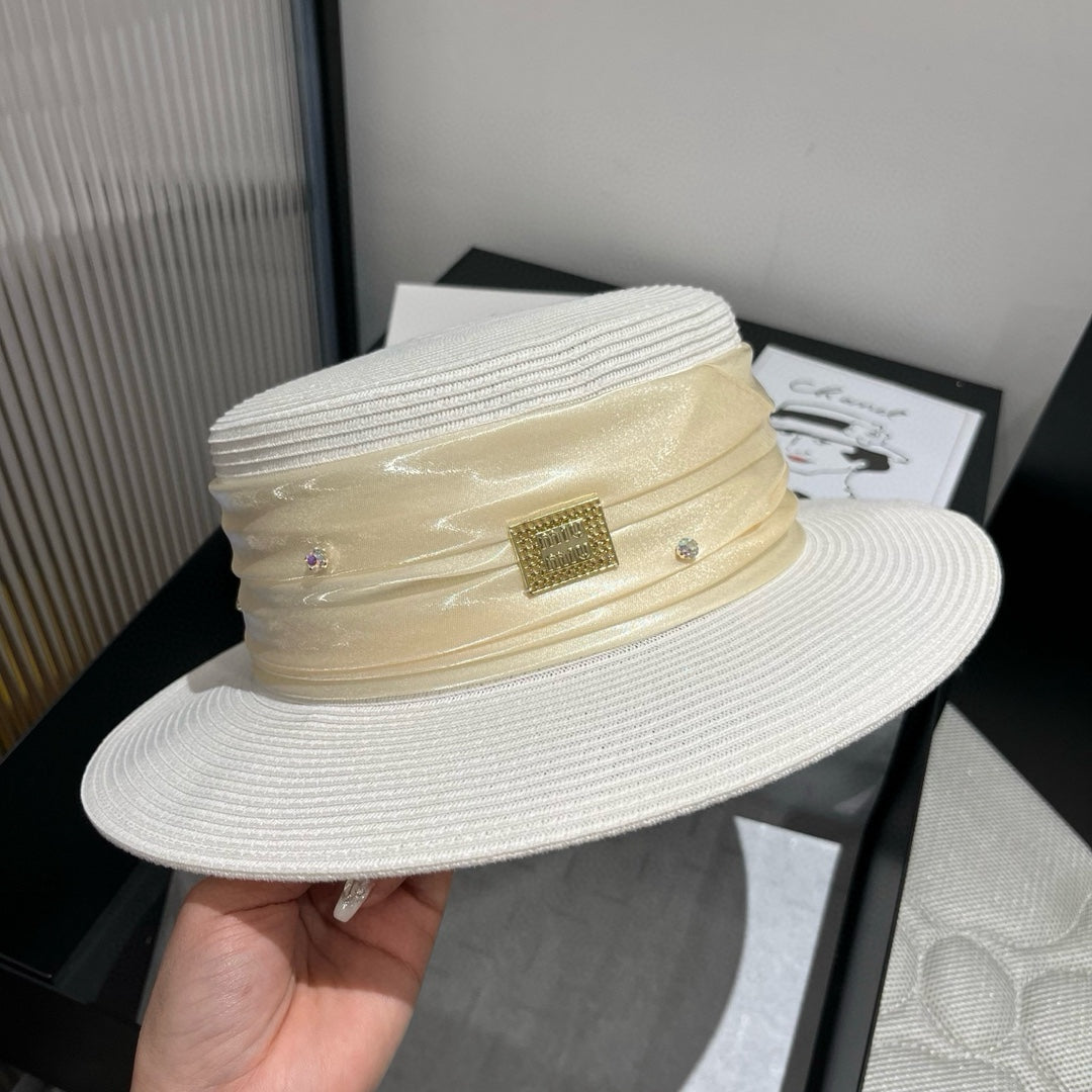 MM STRAW HAT IN WHITE WITH RHINESTONE EMBELLISHED