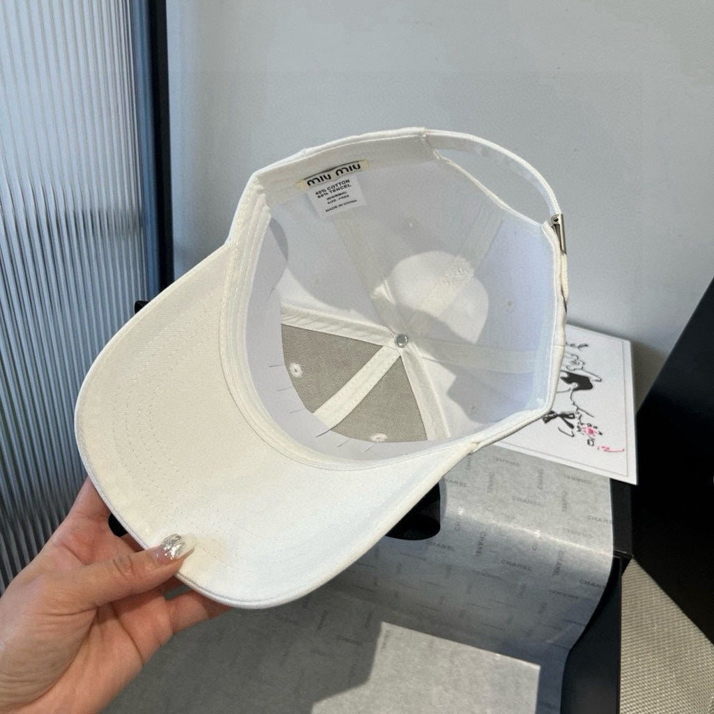 MM BASEBALL CAP IN WHITE FABRIC WITH LARGE BLACK BOW