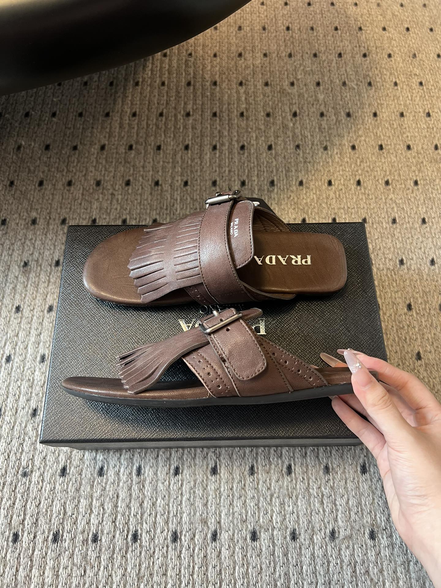 PRADA 25S SHUFFLE LEATHER THONG SANDALS IN BROWN CALFSKIN