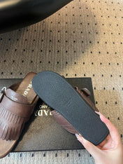 PRADA 25S SHUFFLE LEATHER THONG SANDALS IN BROWN CALFSKIN