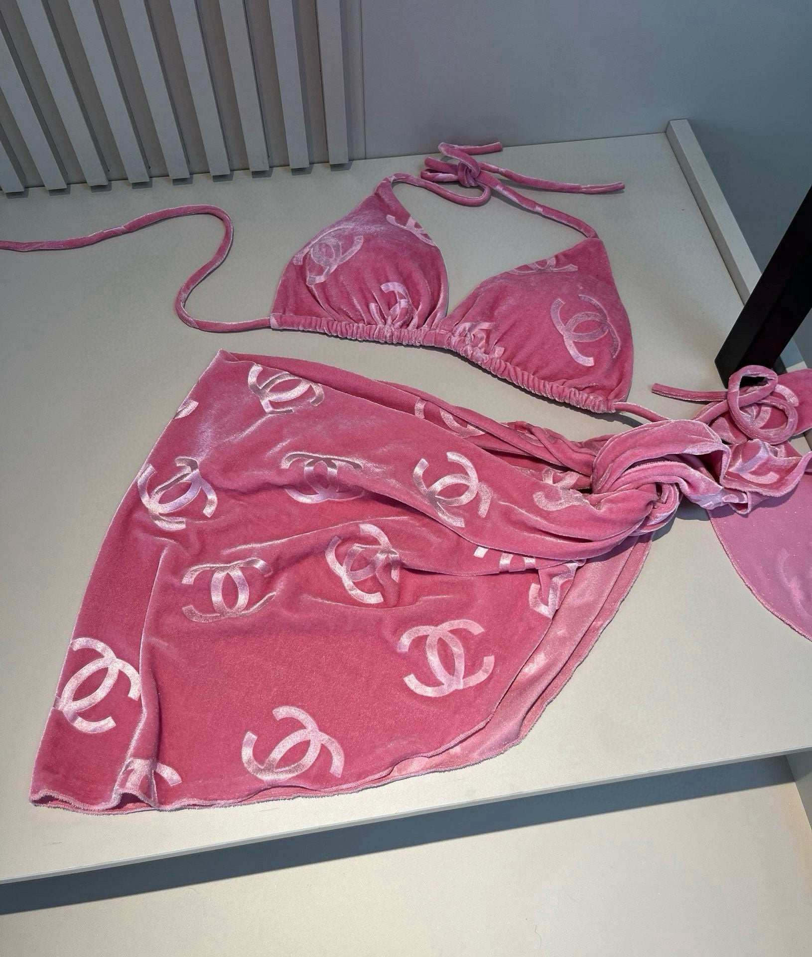 CHANEL BIKINI 25S TWO PIECE 748100