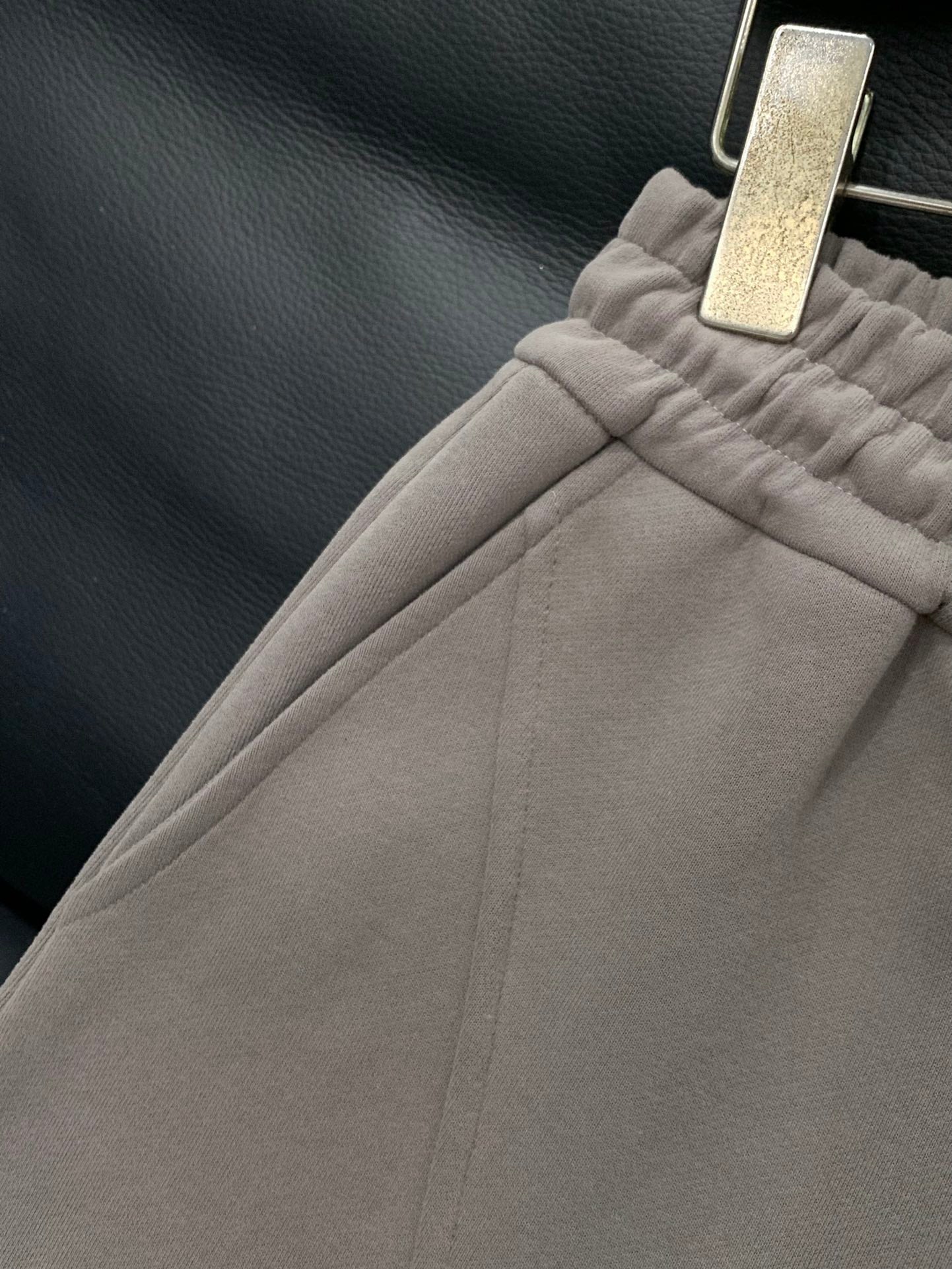 ALO JOGGER SWEATPANTS STYLE 182