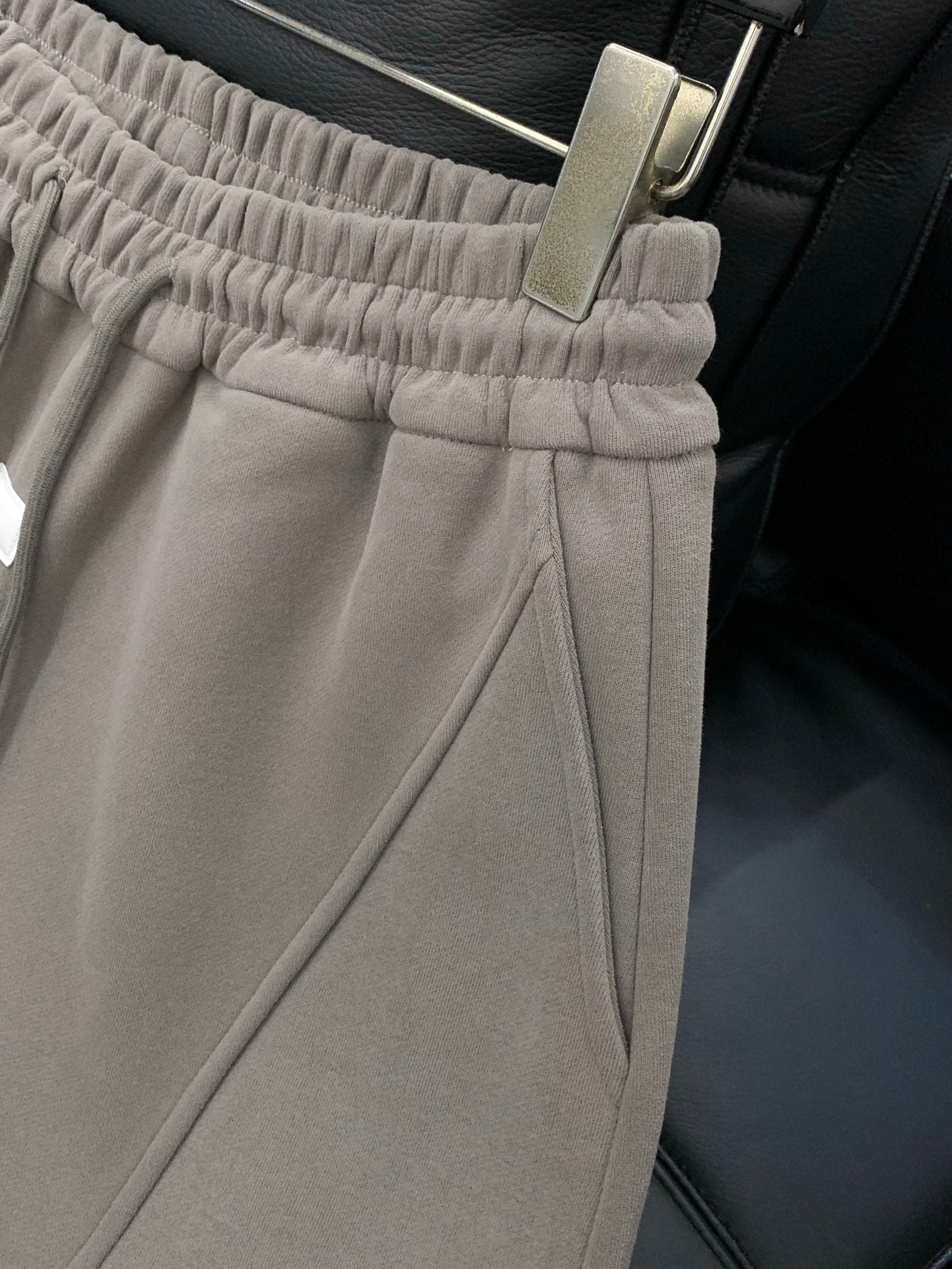 ALO JOGGER SWEATPANTS STYLE 182