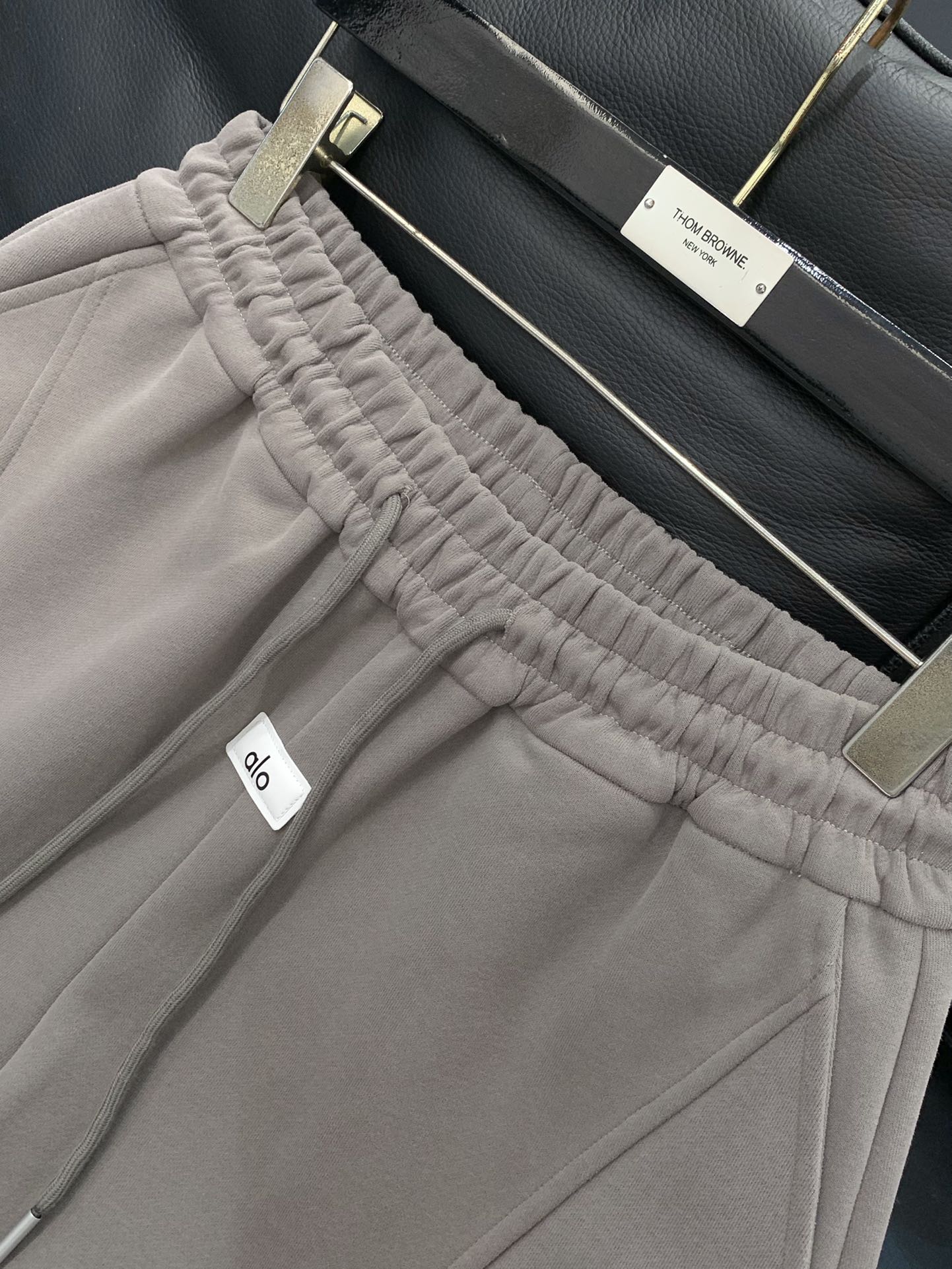 ALO JOGGER SWEATPANTS STYLE 182