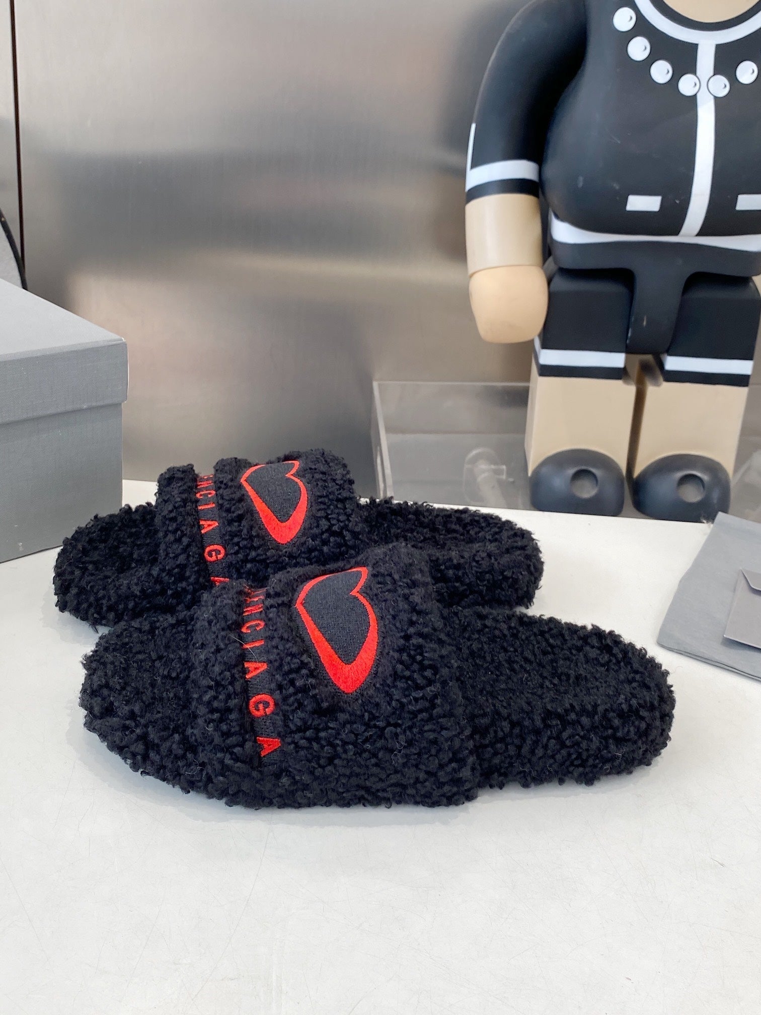 BALENCIAGA 25S FLAT SLIPPERS IN BLACK MIX RED WOOL