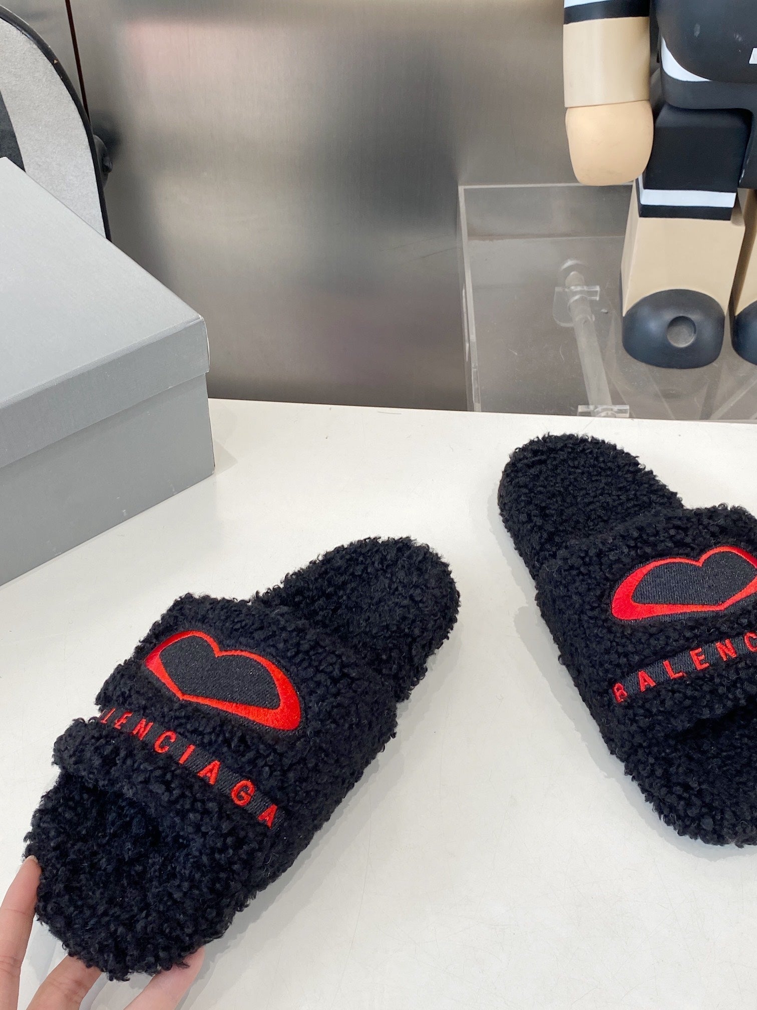 BALENCIAGA 25S FLAT SLIPPERS IN BLACK MIX RED WOOL