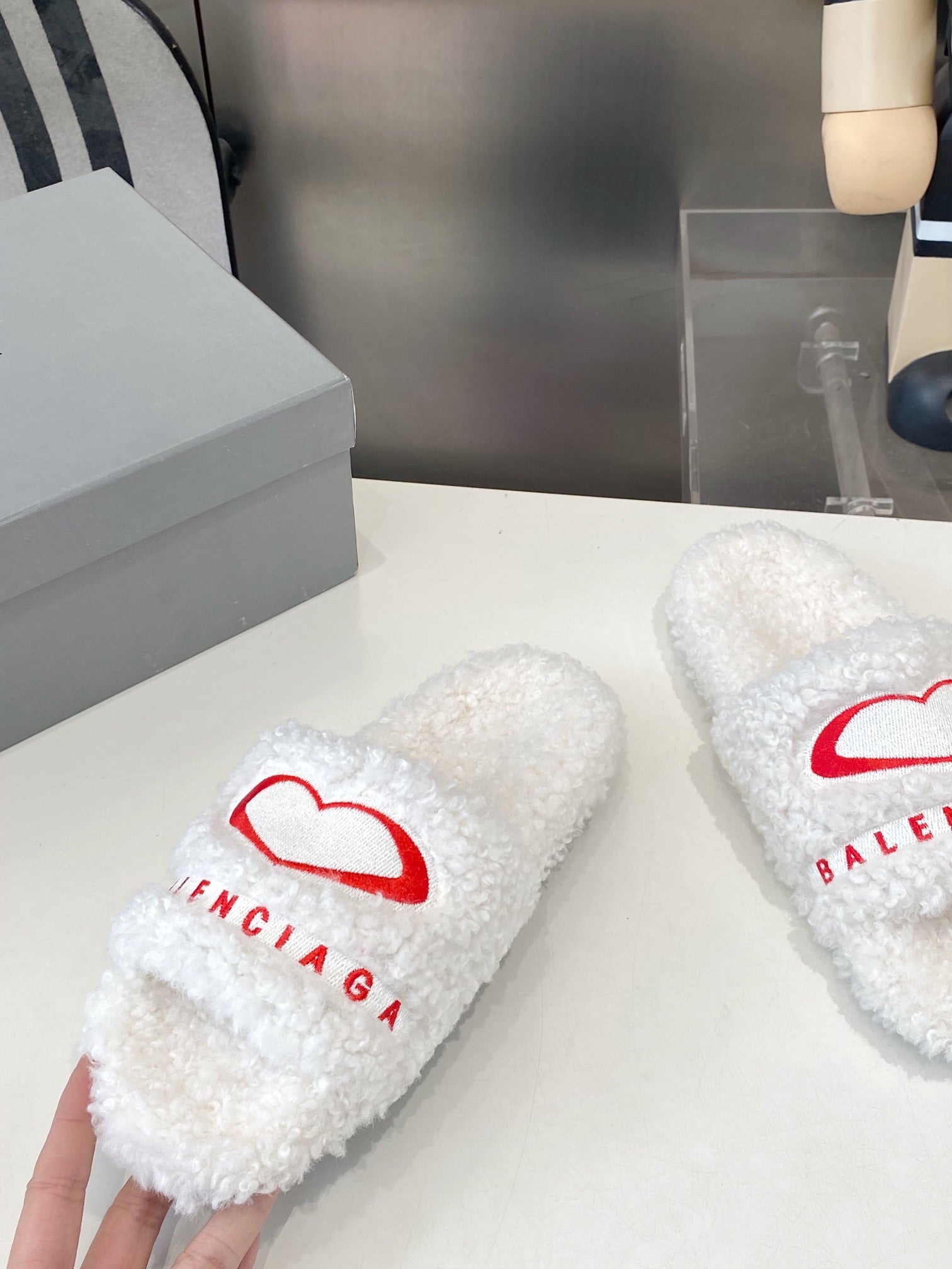 BALENCIAGA 25S FLAT SLIPPERS IN WHITE WOOL