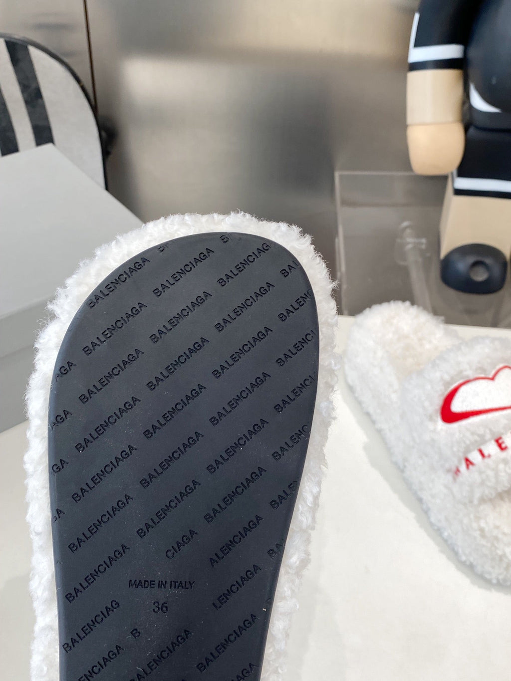 BALENCIAGA 25S SLIPPERS IN WHITE WOOL