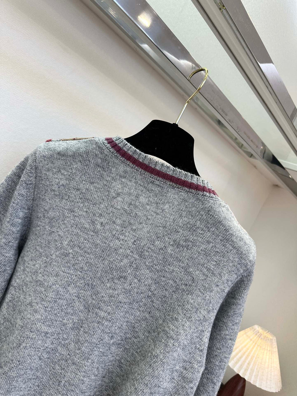 LV 25S V-NECK SWEATER 0111