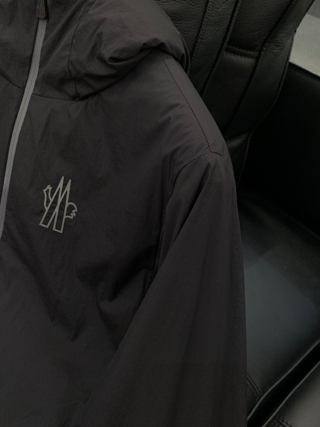 MONCLER 25S LIGHTWEIGHT HOODED JACKET 241