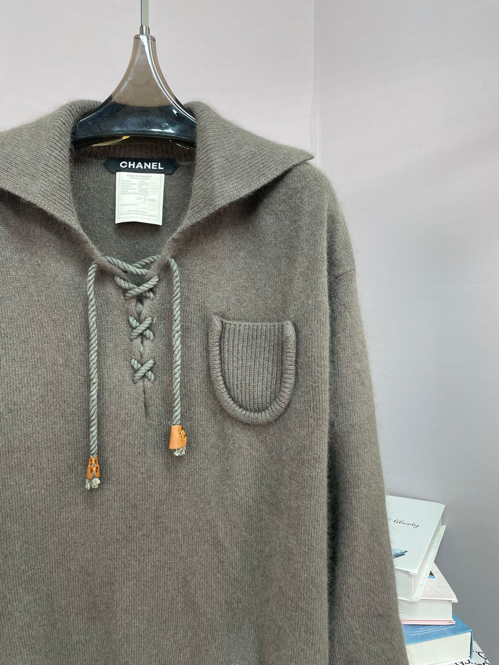 CHANEL 25S COLLARED SWEATER 595