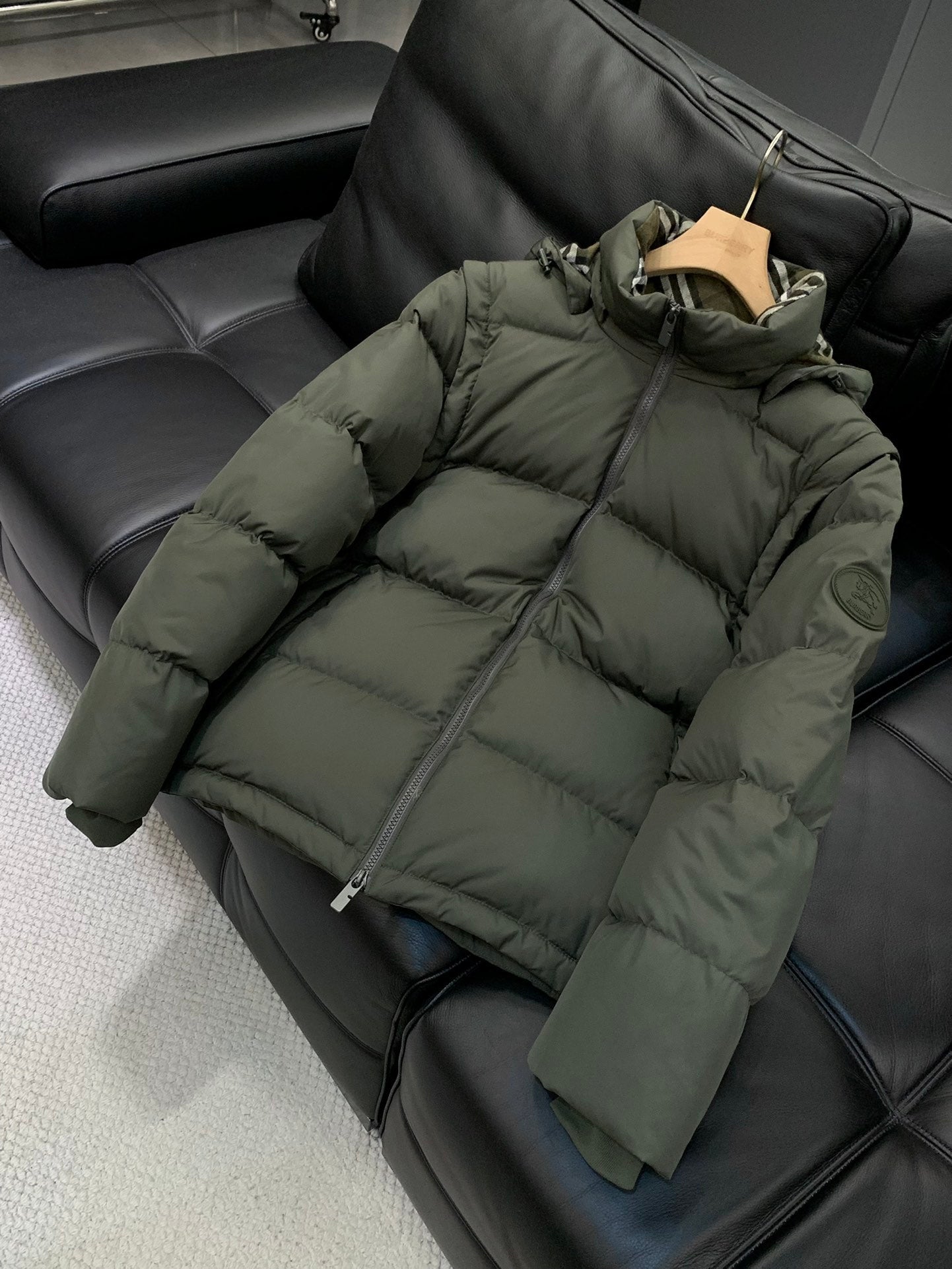 BURBERRY 25S DOWN JACKET 223